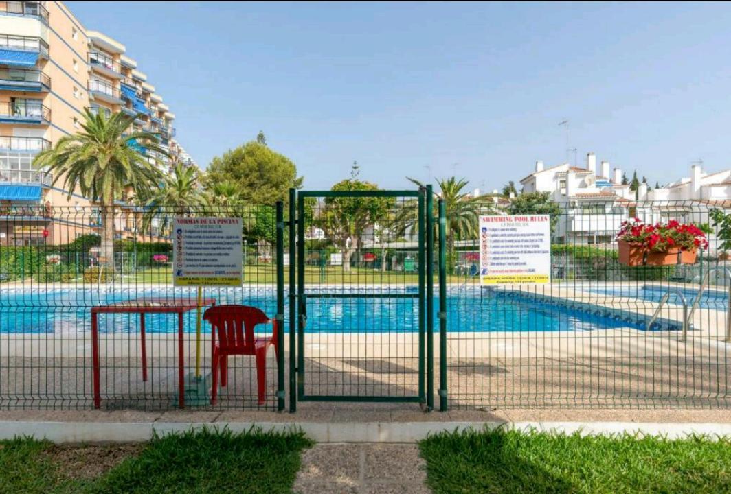 Mar Del Sur Apartment Benalmadena Bagian luar foto